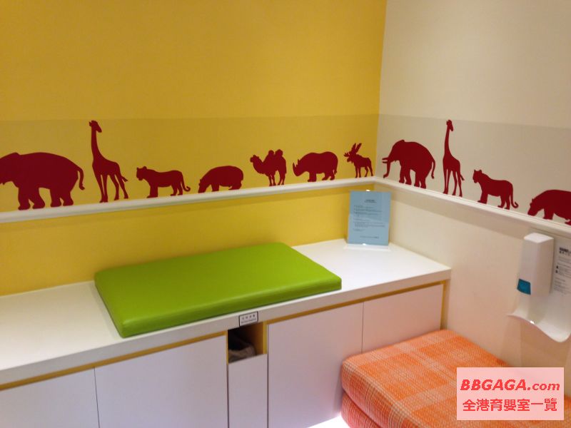 換片枱和哺乳椅